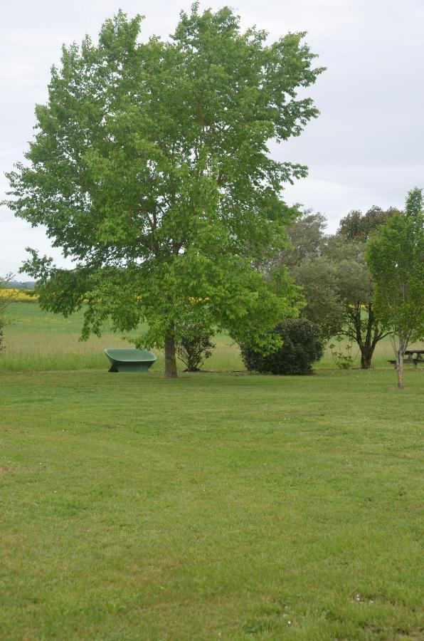 Le Murmure Des Fees Issigeac Exterior photo